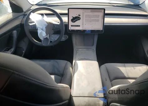 2022 Tesla Model 3 z USA, uszkodzony, nr VIN 5YJ3E1EA0NF187626